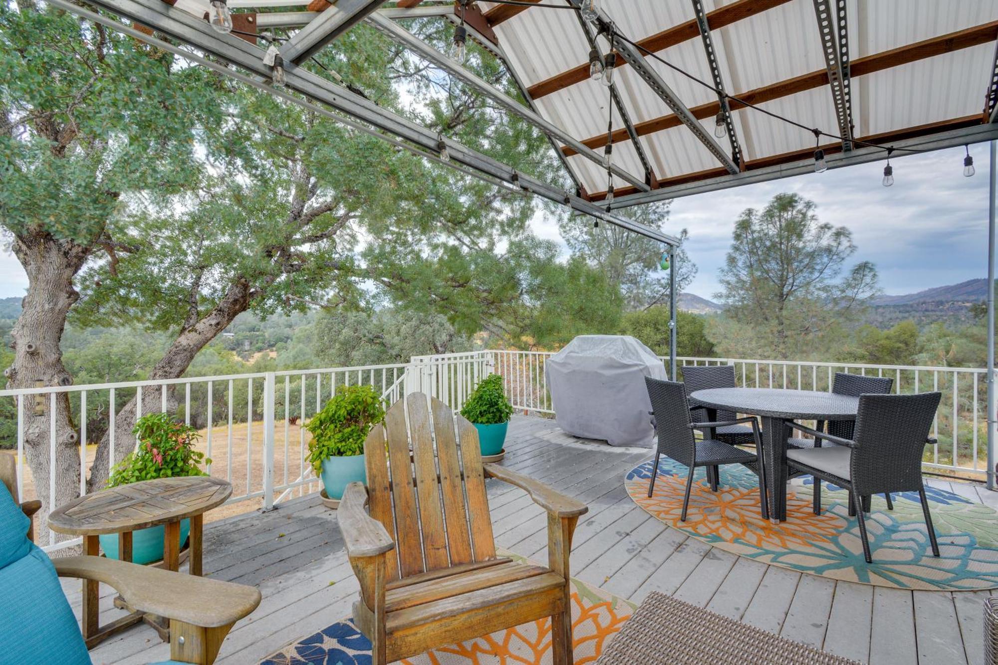 Mariposa Home Furnished Patio And Sierra Mtn Views Exterior photo