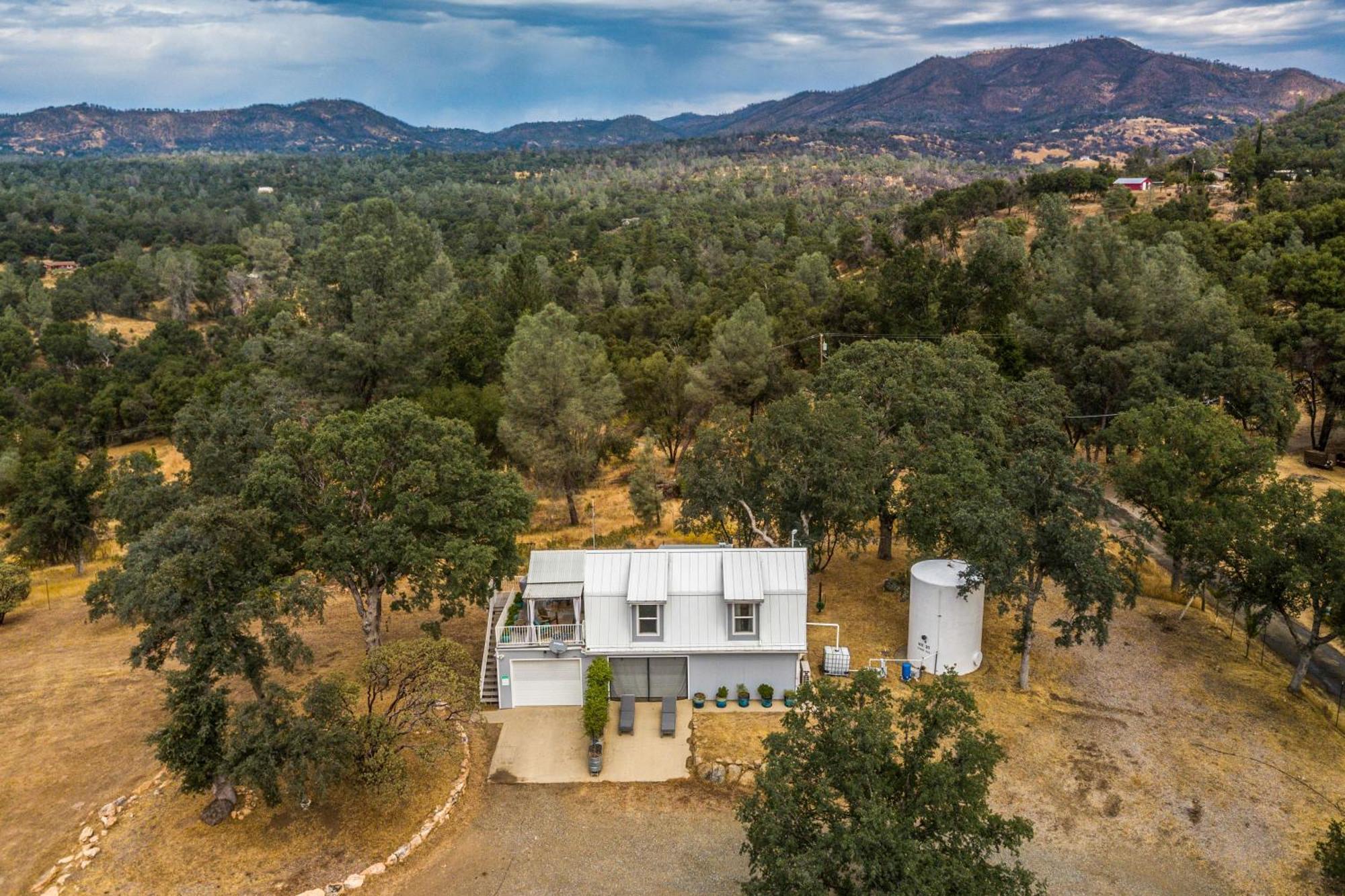 Mariposa Home Furnished Patio And Sierra Mtn Views Exterior photo